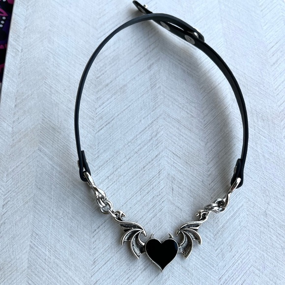 Black leather choker black heart with bat wings and devil horns valentine goth - Picture 14 of 16
